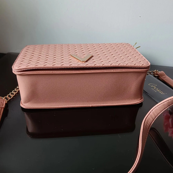 Crossi new york bag, crossbody, new with tags, coral color. - Picture 4 of 12